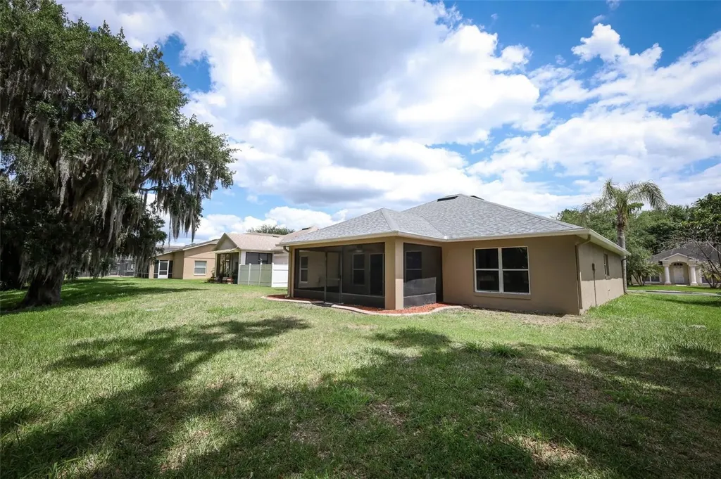 2106 The Oaks Boulevard Kissimmee FL 34746