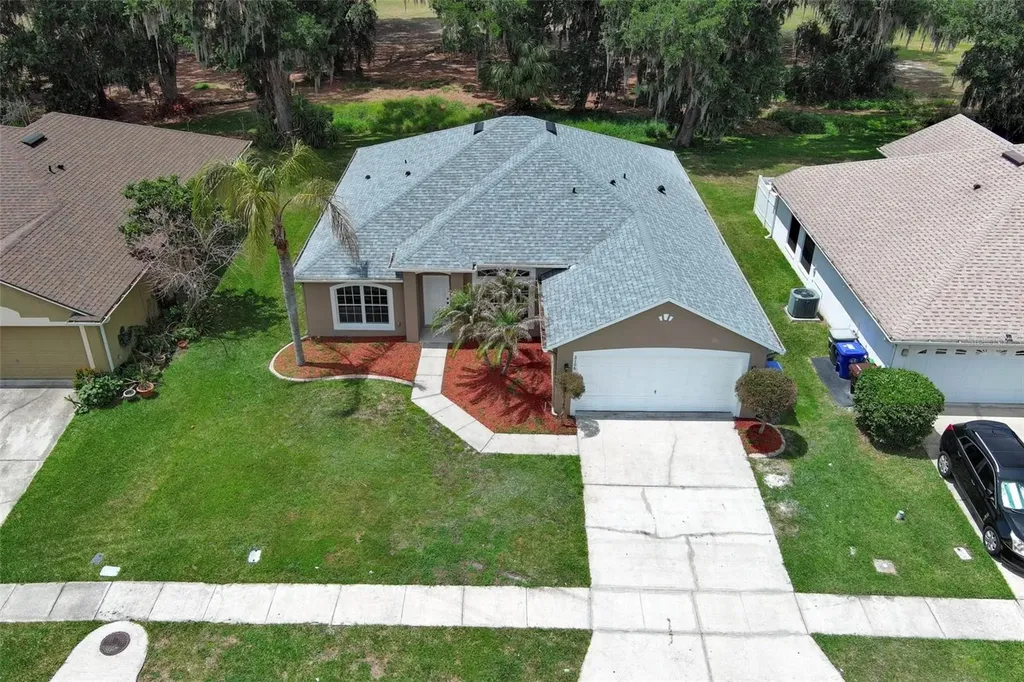 2106 The Oaks Boulevard Kissimmee FL 34746