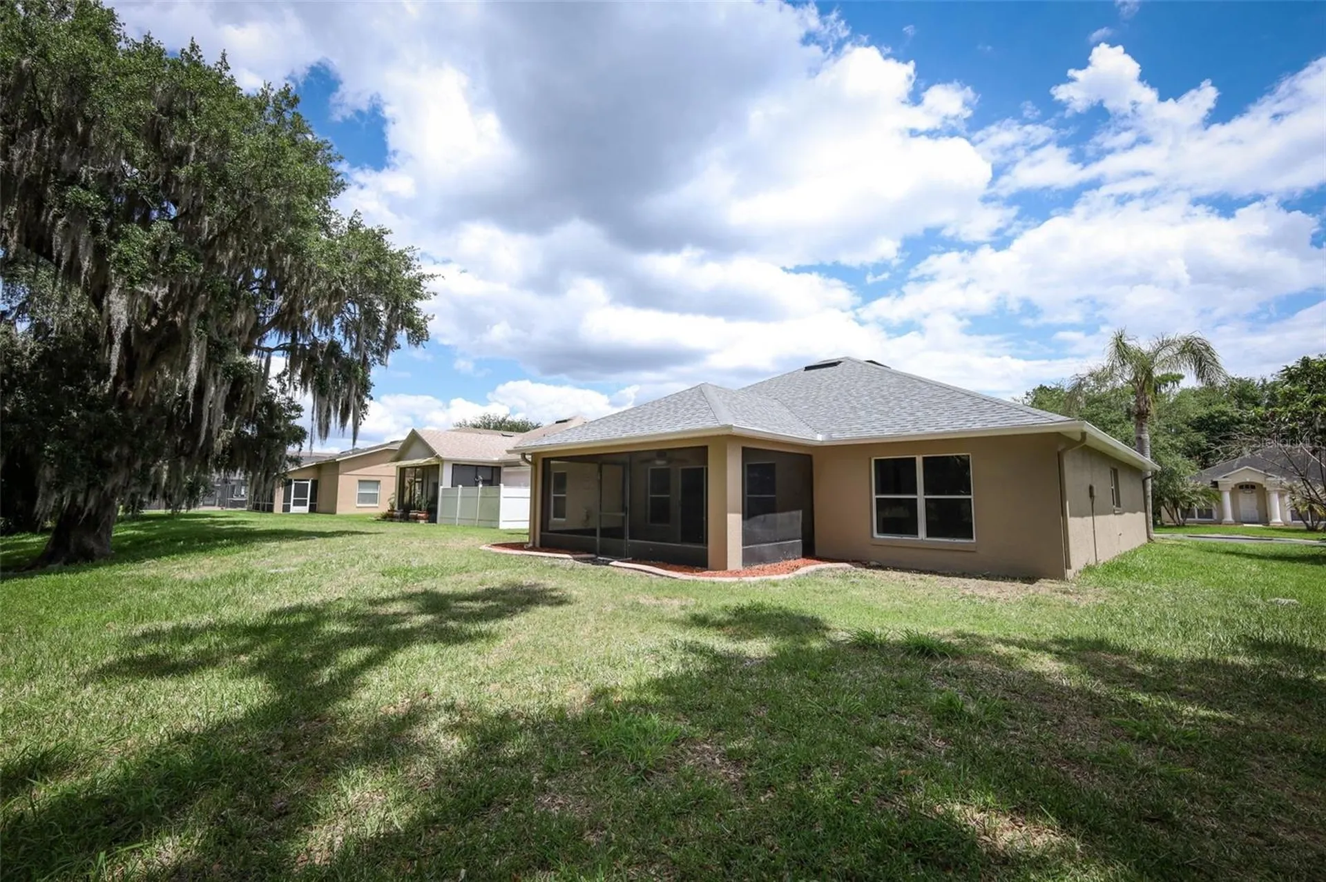 2106 The Oaks Boulevard Kissimmee FL 34746