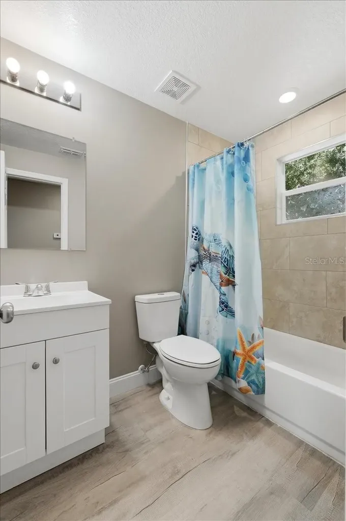 13 E 8th Street Frostproof FL 33843