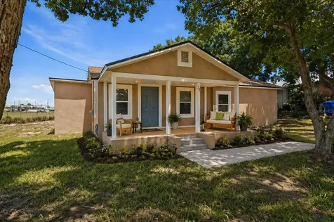 13 E 8th Street Frostproof FL 33843