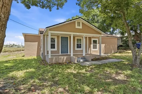 13 E 8th Street Frostproof FL 33843