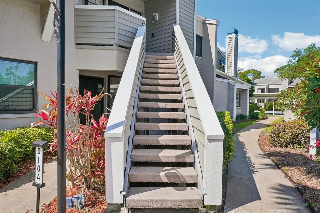 8727 Bardmoor Place Seminole FL 33777