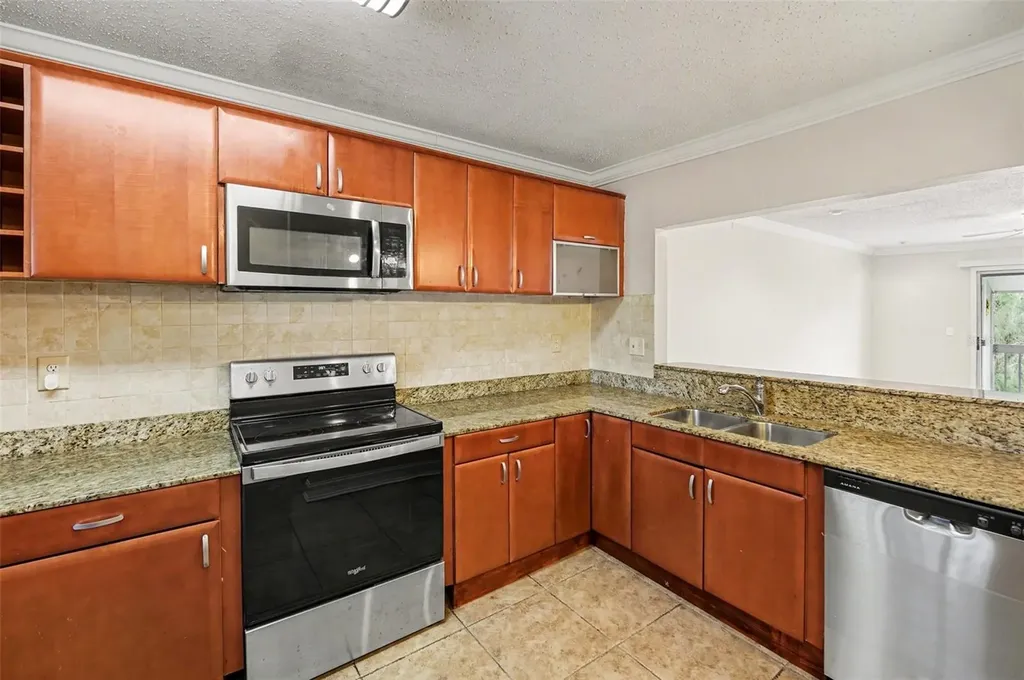 6334 Newtown Circle Tampa FL 33615
