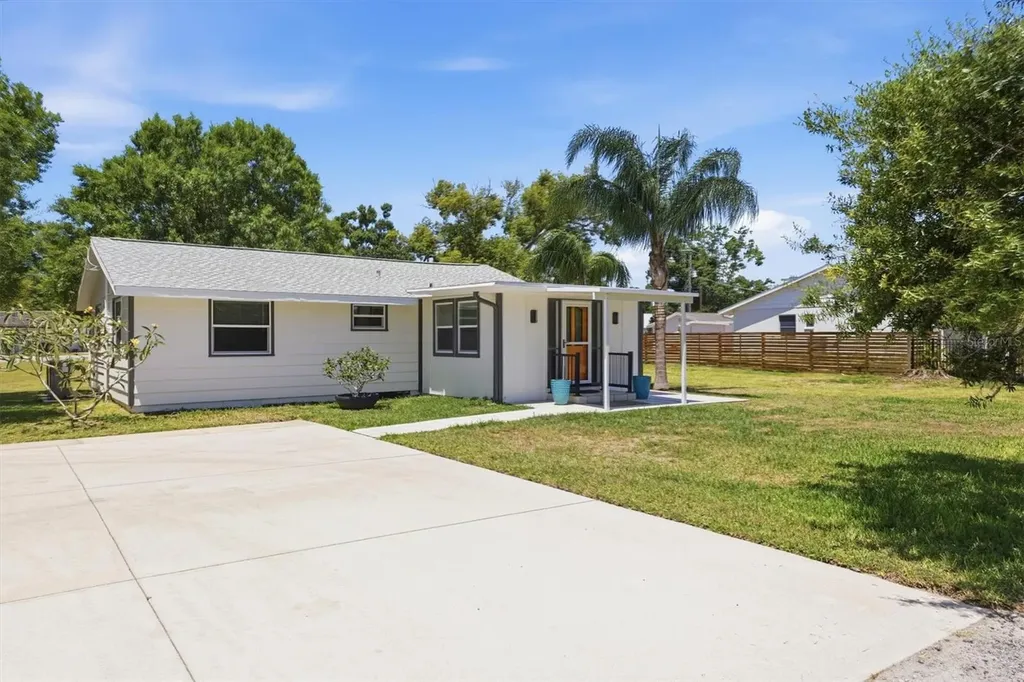 4300 Eastern Parkway Sarasota FL 34233