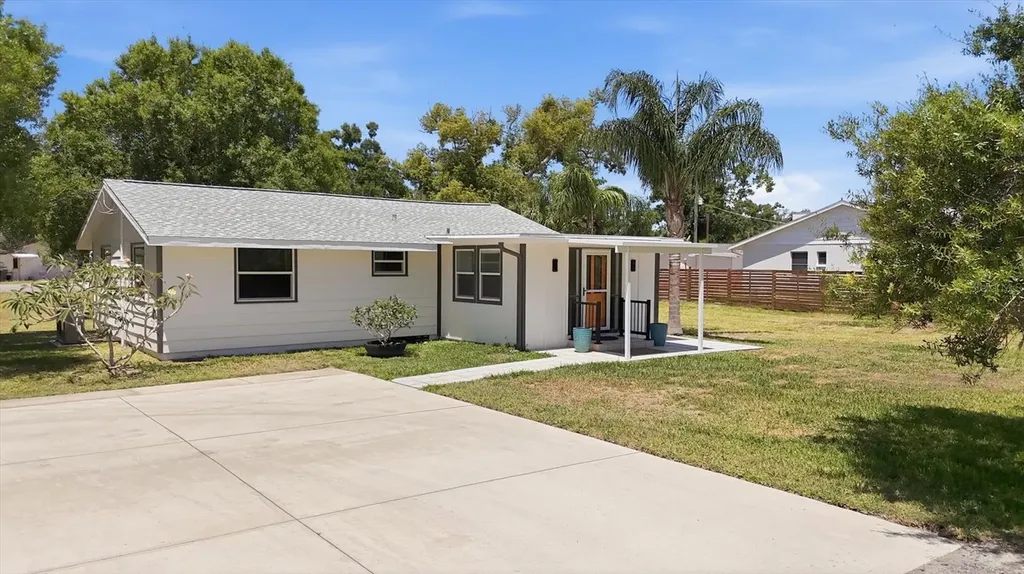 4300 Eastern Parkway Sarasota FL 34233