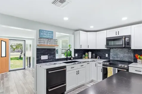 4300 Eastern Parkway Sarasota FL 34233