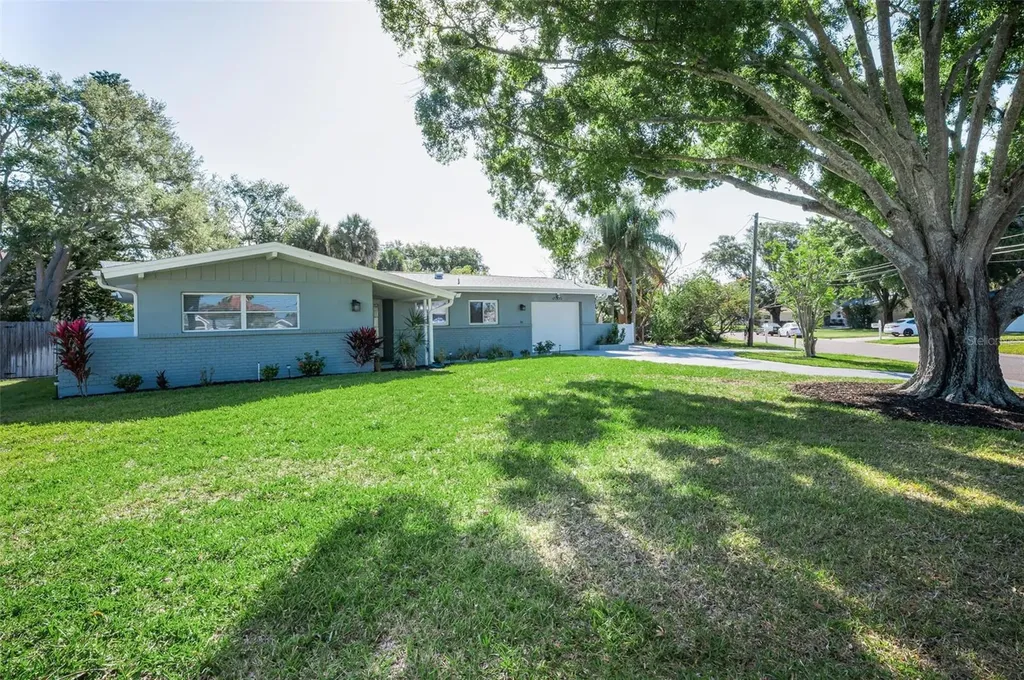 94 Nicholas Drive Dunedin FL 34698