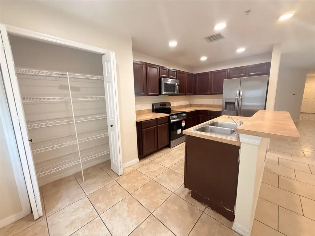 307 Prickle Pear Court Orlando FL 32824