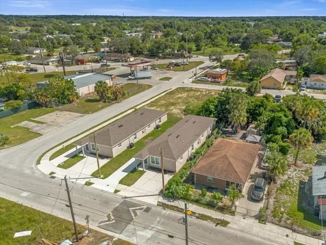 324 Avenue Y NE Winter Haven FL 33881