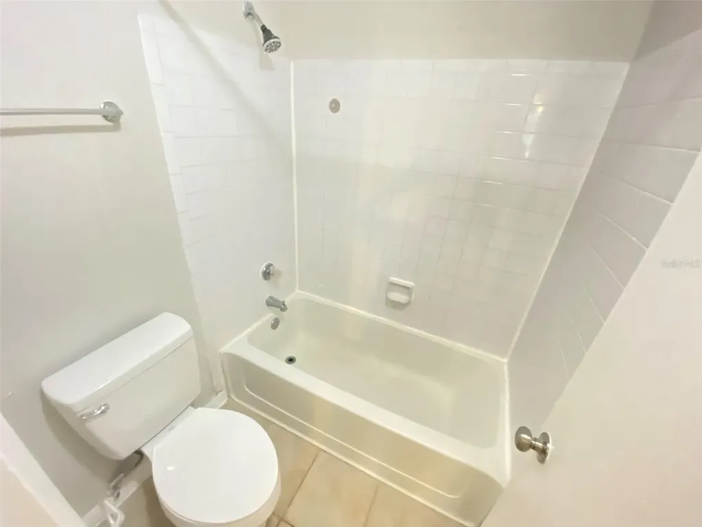 208 Afton Square Altamonte Springs FL 32714