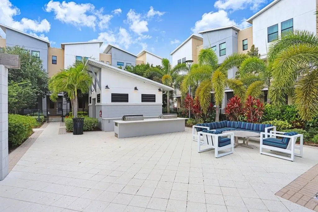 1210 25th Street N St Petersburg FL 33713