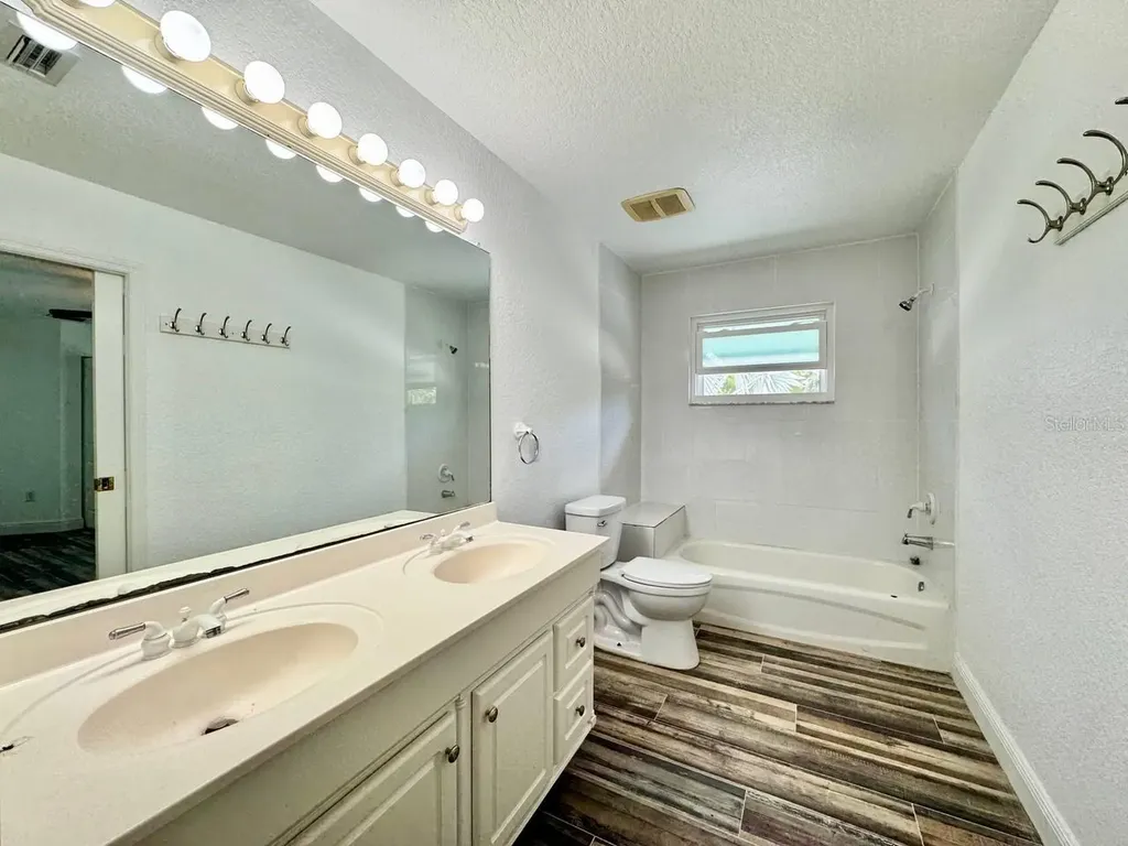 2384 Creek Court Clearwater FL 33764