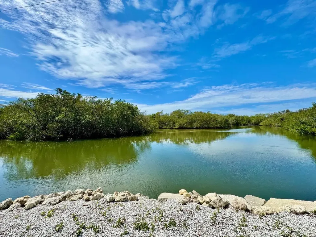2384 Creek Court Clearwater FL 33764