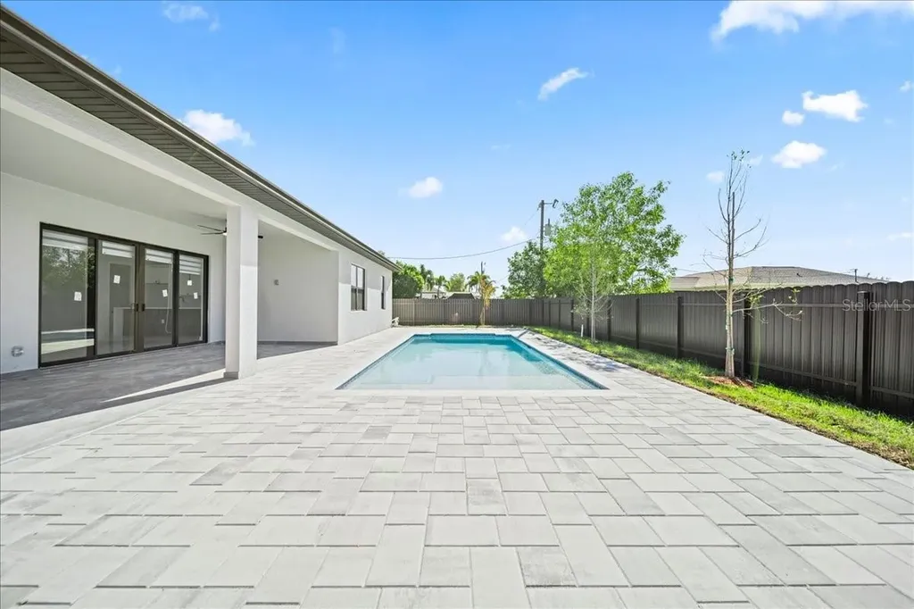 122 NE 11th Terrace Cape Coral FL 33909