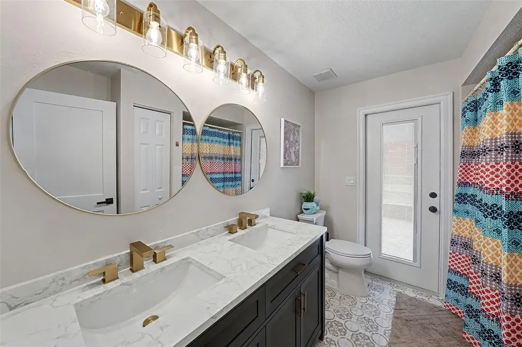 11325 Glenmont Drive Tampa FL 33635