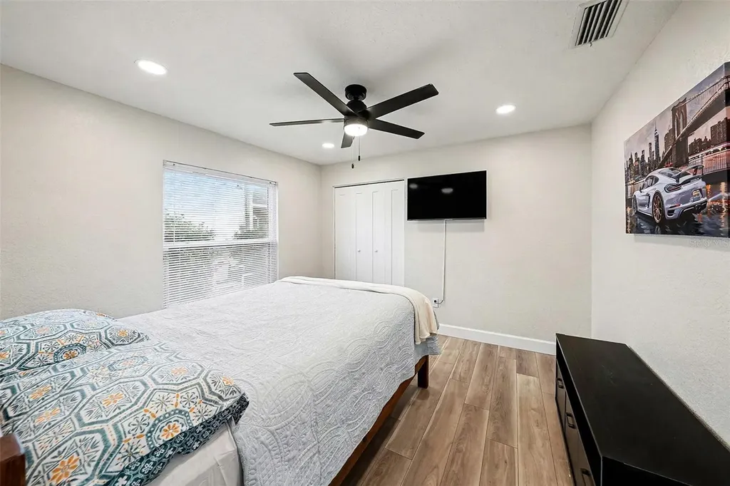 11325 Glenmont Drive Tampa FL 33635
