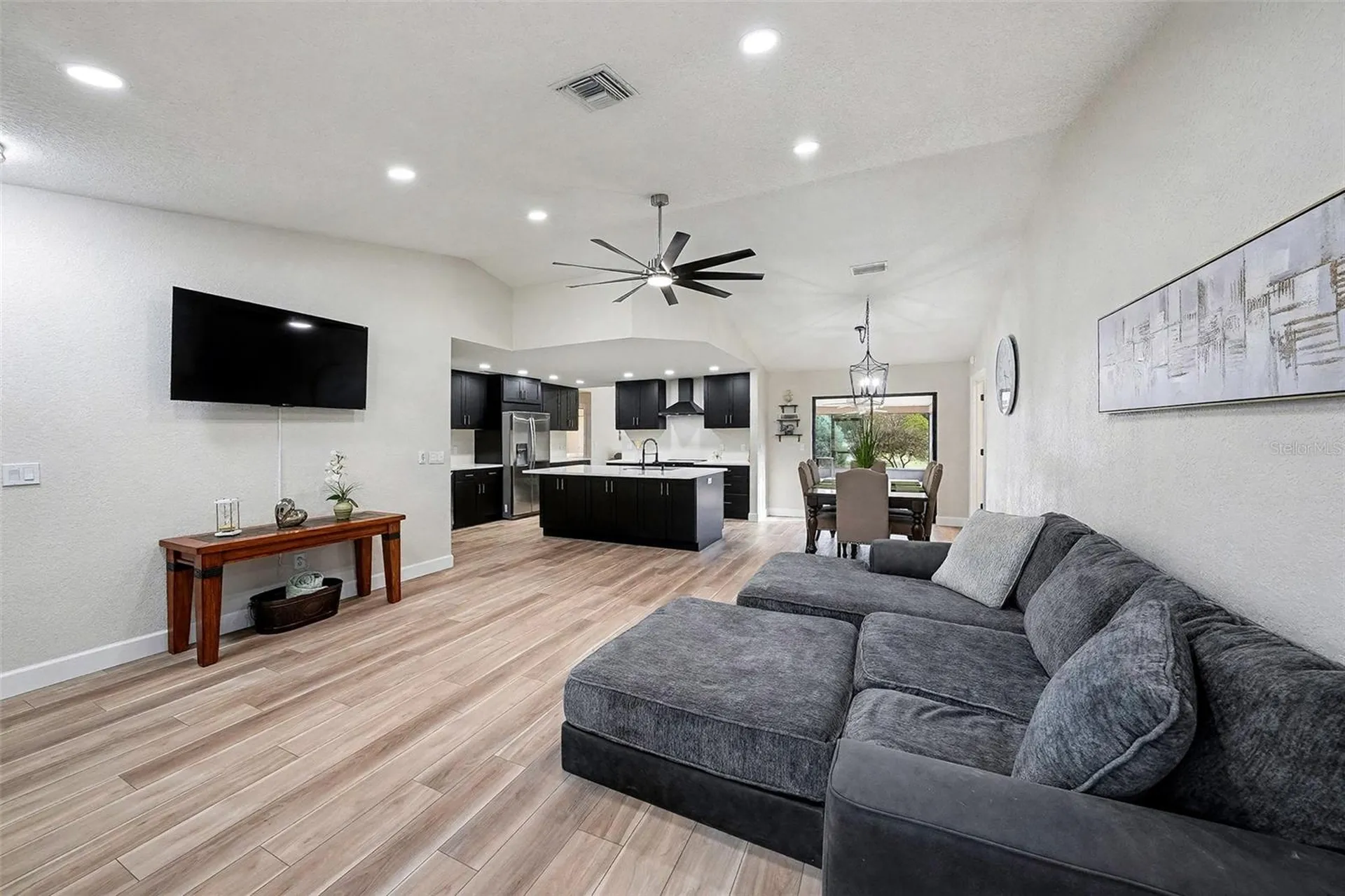 11325 Glenmont Drive Tampa FL 33635