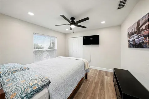 11325 Glenmont Drive Tampa FL 33635