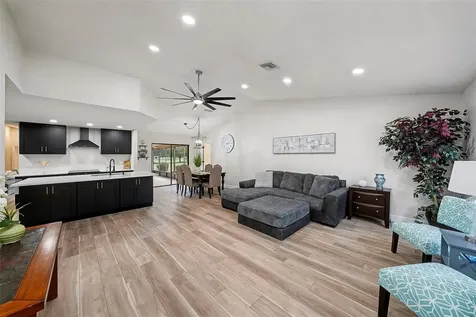 11325 Glenmont Drive Tampa FL 33635