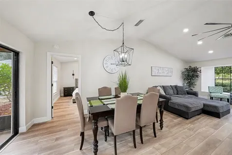 11325 Glenmont Drive Tampa FL 33635