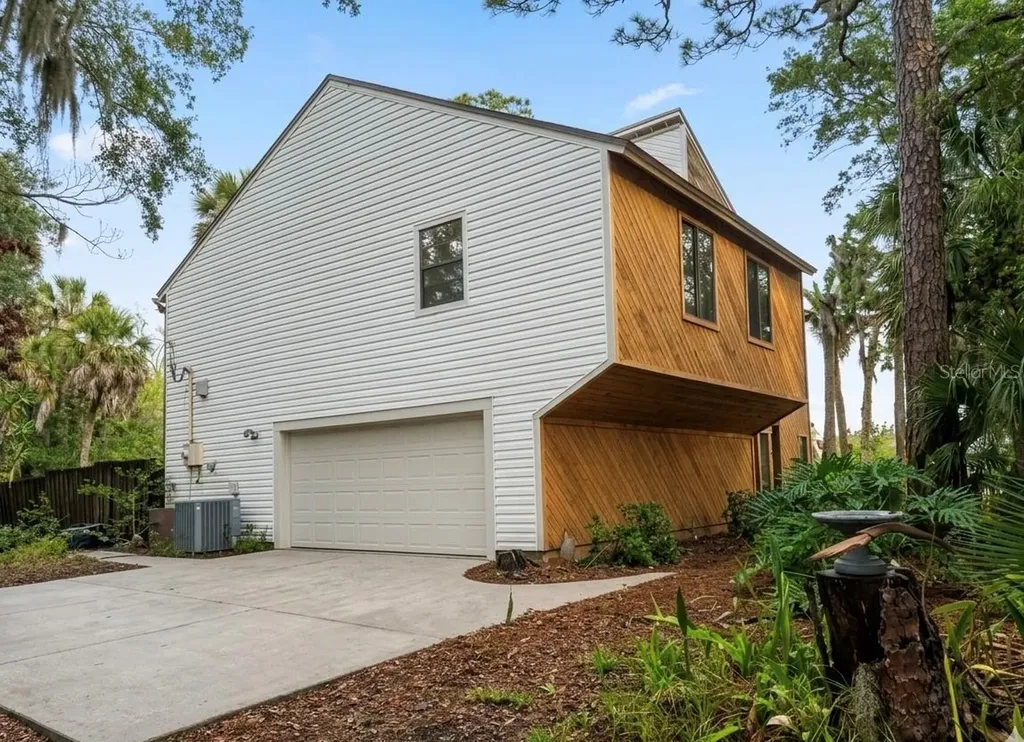 2070 S Courtenay Parkway Merritt Island FL 32952