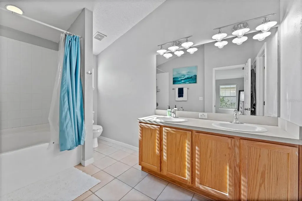 5107 6th Way N St Petersburg FL 33703