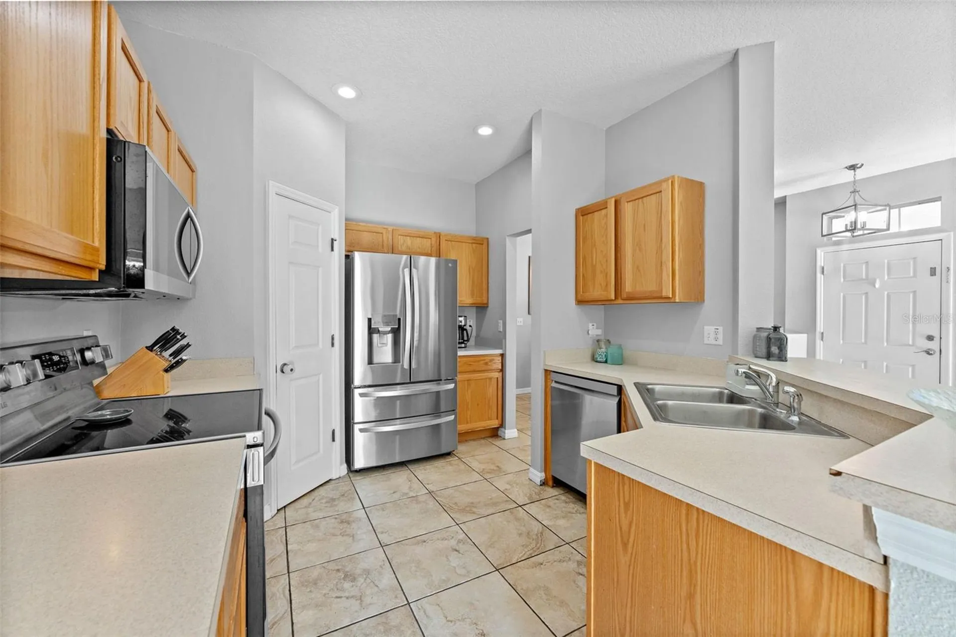 5107 6th Way N St Petersburg FL 33703