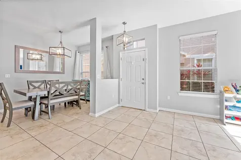 5107 6th Way N St Petersburg FL 33703