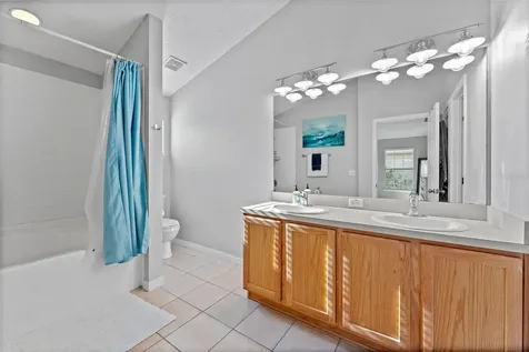 5107 6th Way N St Petersburg FL 33703