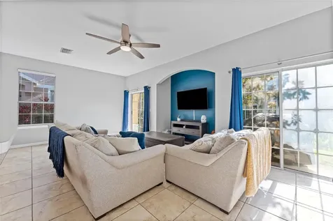 5107 6th Way N St Petersburg FL 33703