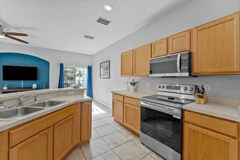 5107 6th Way N St Petersburg FL 33703