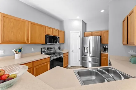 5107 6th Way N St Petersburg FL 33703