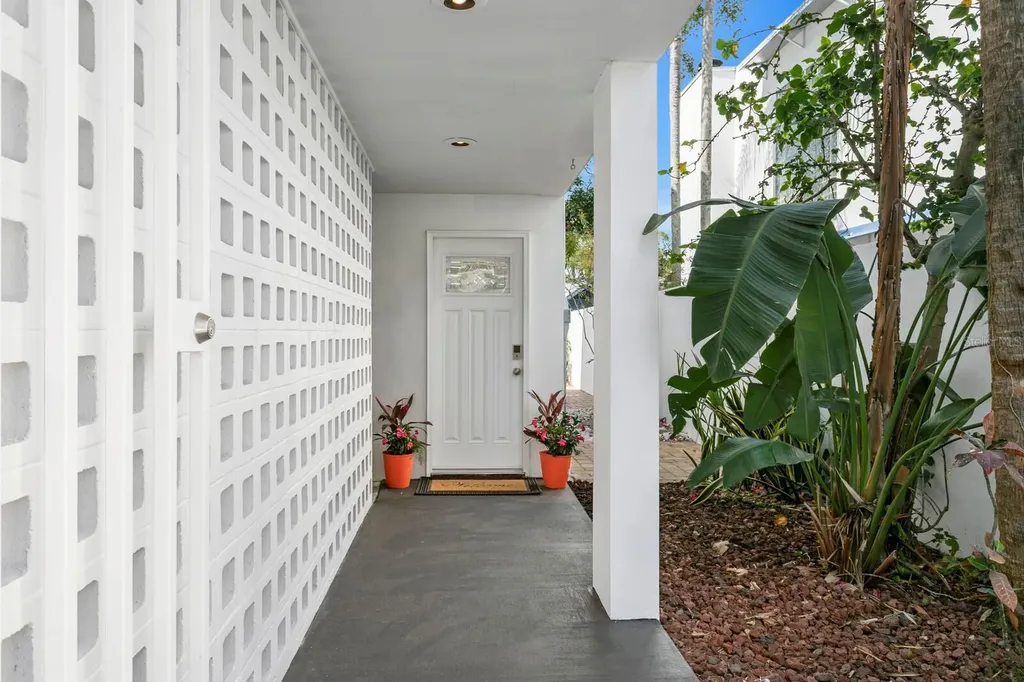 3119 W Barcelona Street Tampa FL 33629