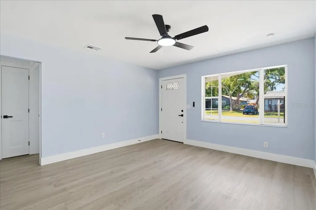 761 29th Avenue S St Petersburg FL 33705