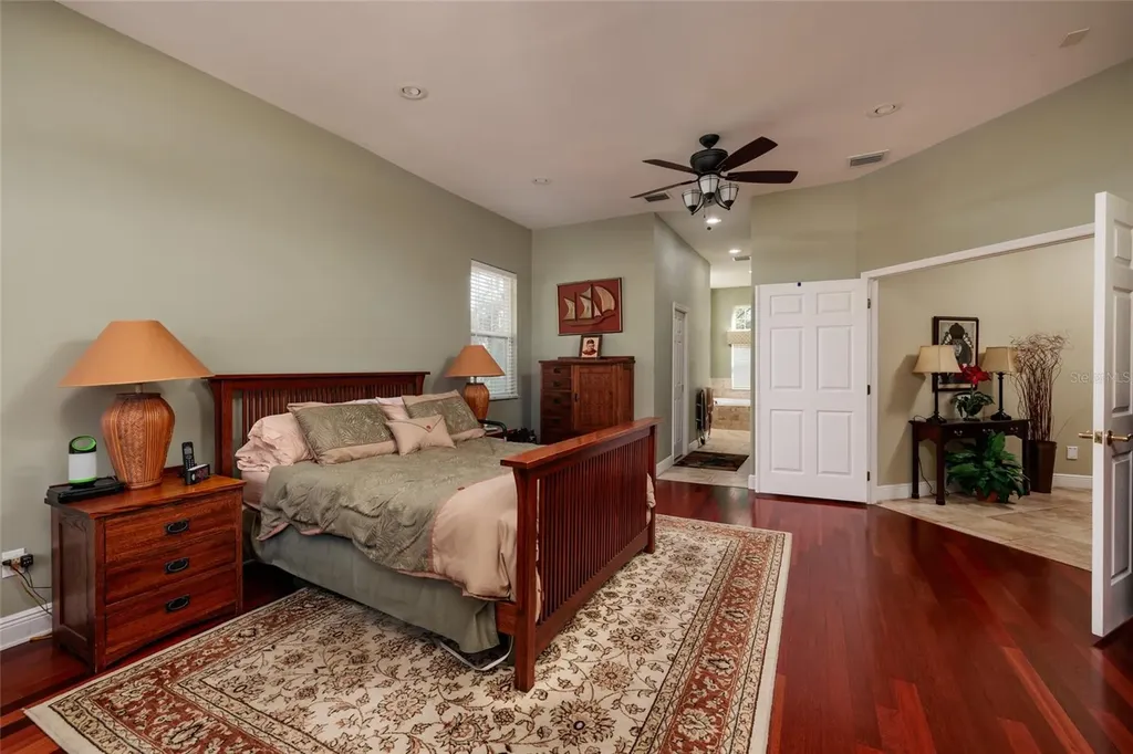 6737 Mango Avenue S St Petersburg FL 33707