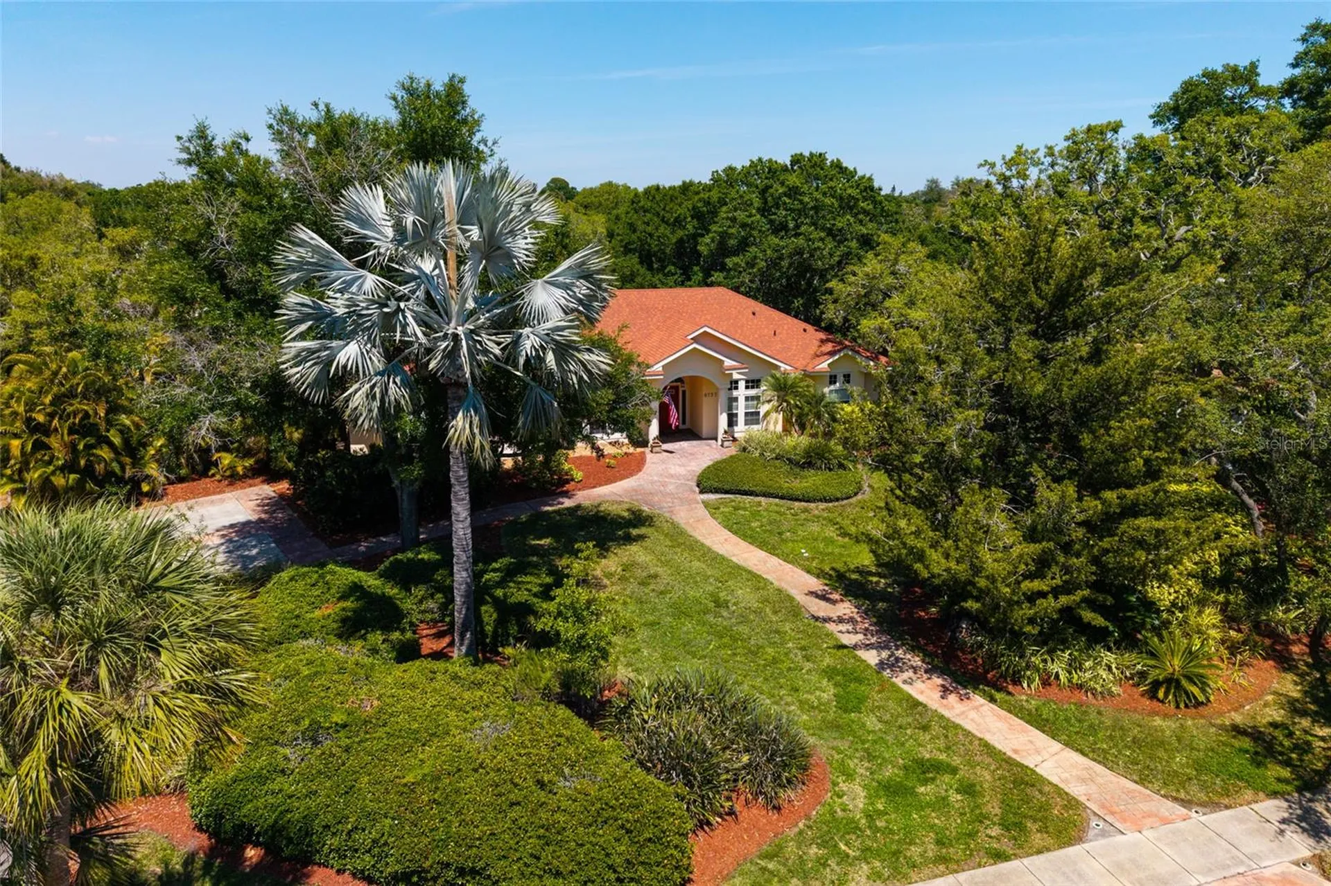 6737 Mango Avenue S St Petersburg FL 33707