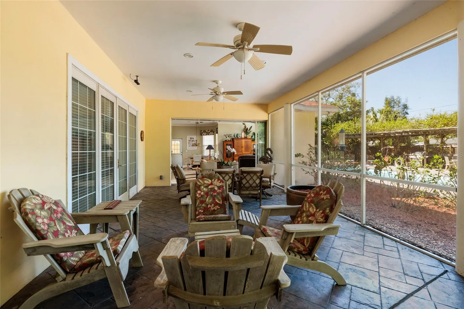 6737 Mango Avenue S St Petersburg FL 33707