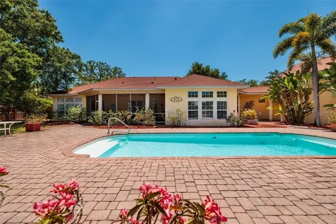 6737 Mango Avenue S St Petersburg FL 33707
