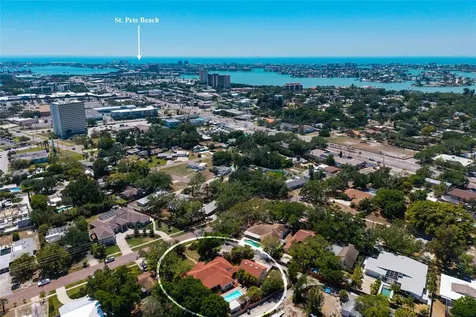 6737 Mango Avenue S St Petersburg FL 33707