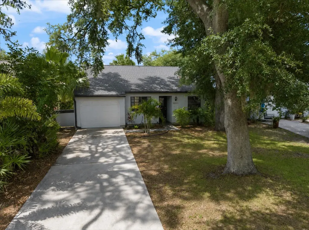19595 Kapok Court Port Charlotte FL 33952