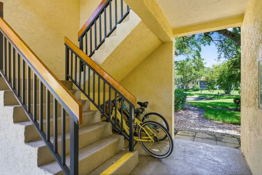 2614 Hammock Court Clearwater FL 33761