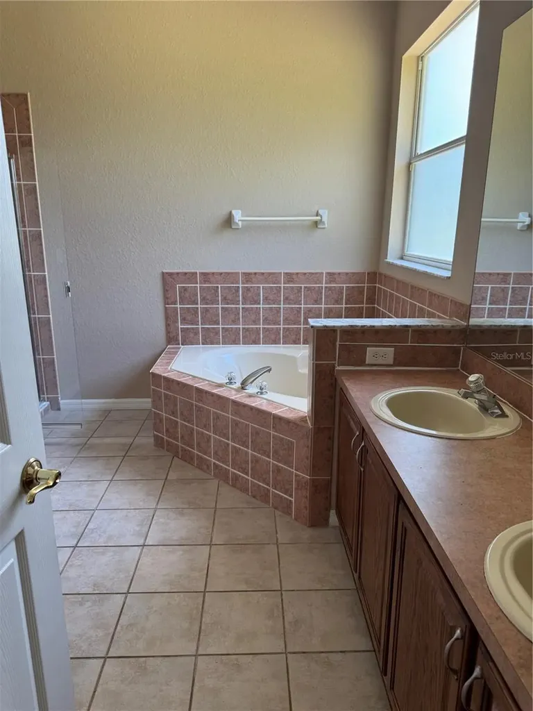 468 Pinewood Drive Davenport FL 33896