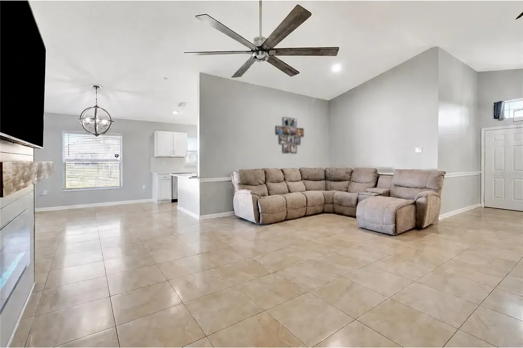 23905 Narrowleaf Court Leesburg FL 34748