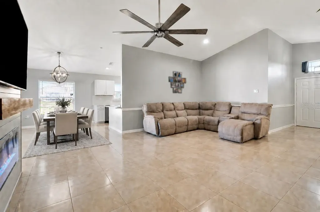 23905 Narrowleaf Court Leesburg FL 34748