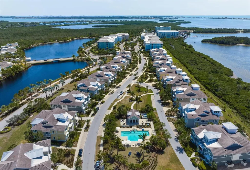 347 Compass Point Drive Bradenton FL 34209