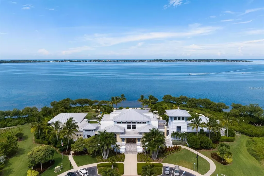 347 Compass Point Drive Bradenton FL 34209