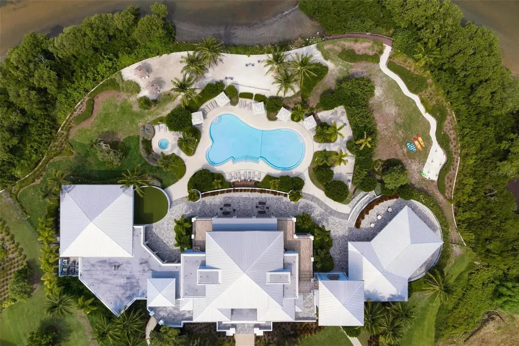 347 Compass Point Drive Bradenton FL 34209