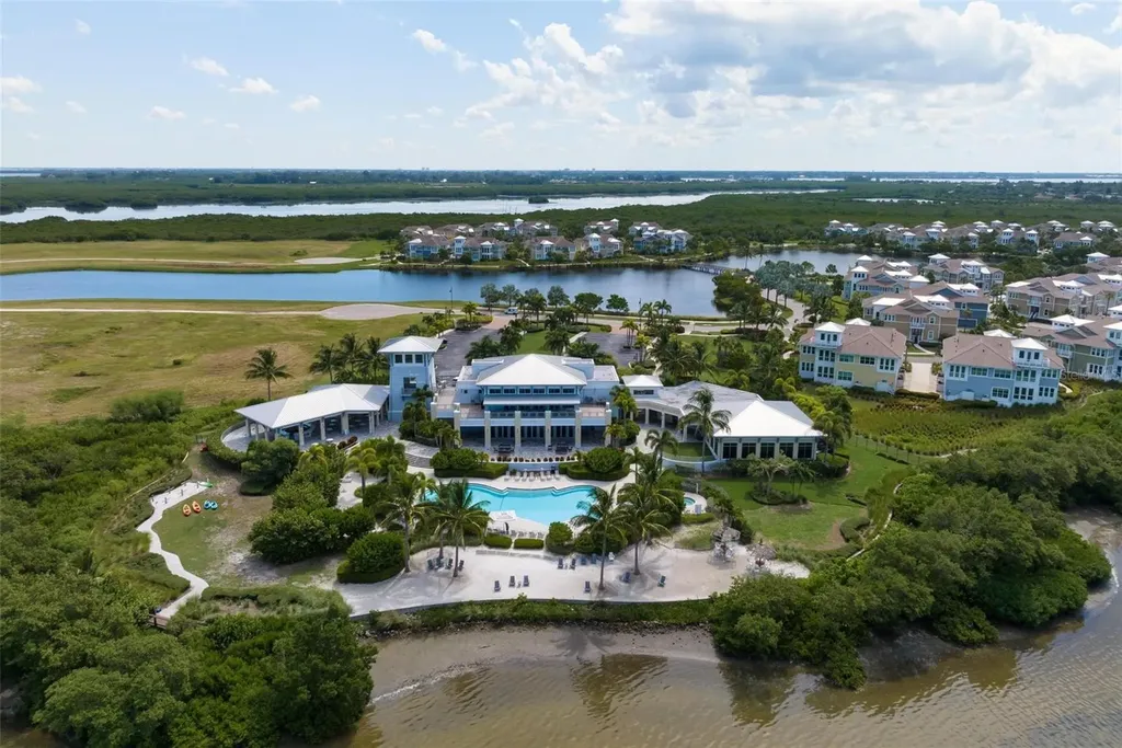 347 Compass Point Drive Bradenton FL 34209