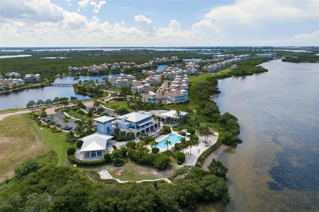 347 Compass Point Drive Bradenton FL 34209
